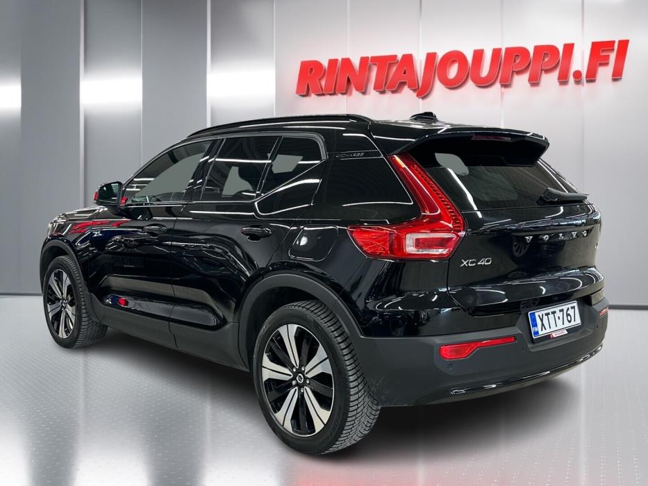 VOLVO XC40 2023