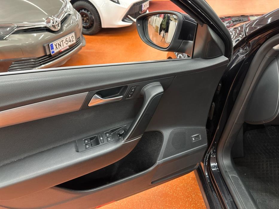 VOLKSWAGEN Passat 2013