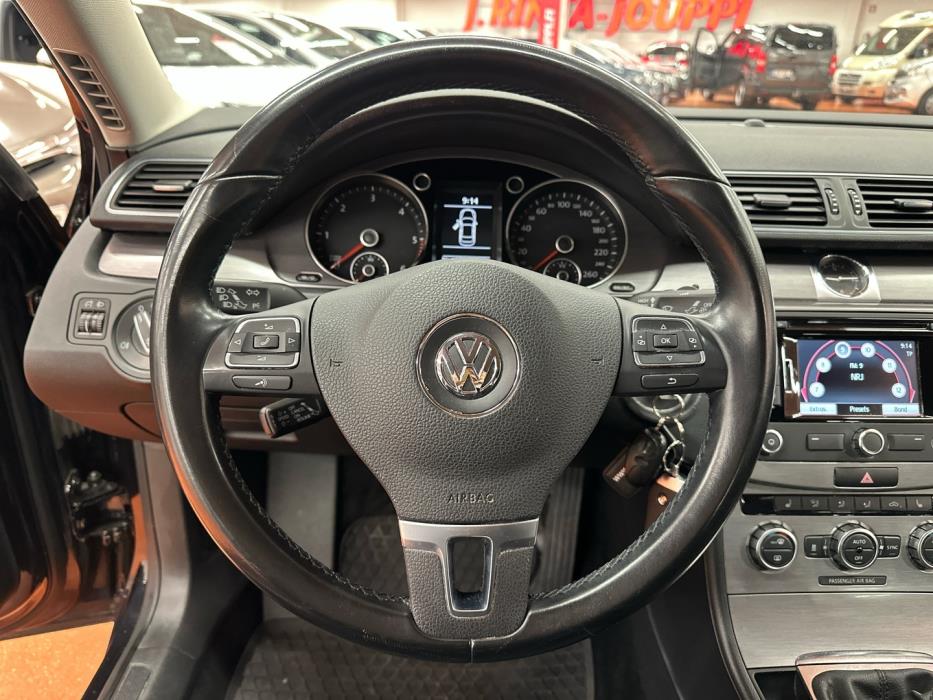 VOLKSWAGEN Passat 2013