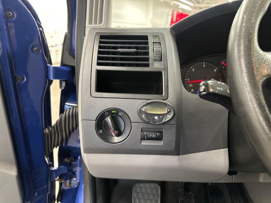 VOLKSWAGEN Transporter 2009