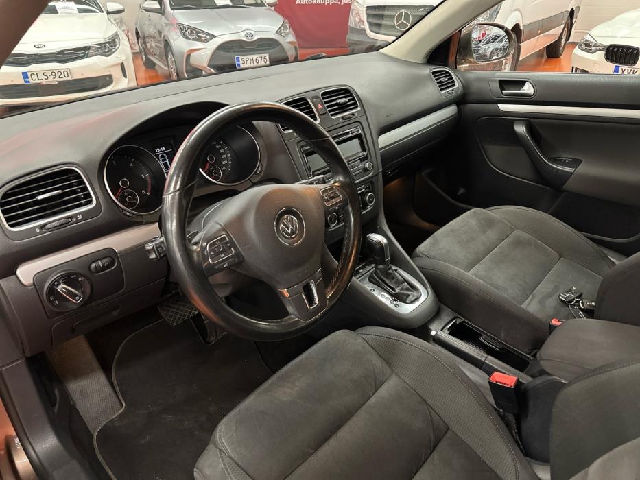 VOLKSWAGEN Golf 2011