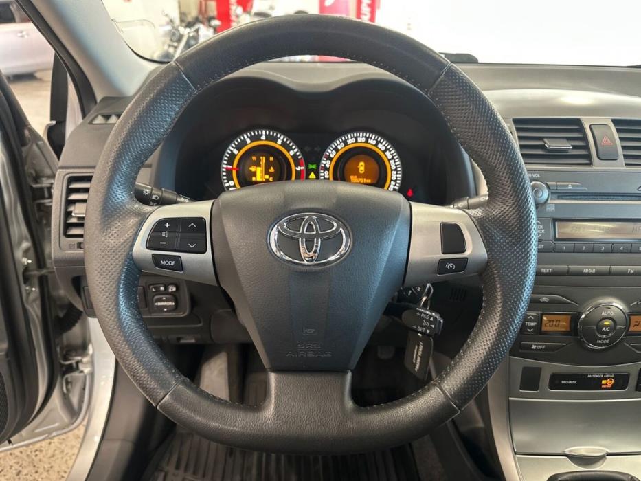 TOYOTA Corolla 2012