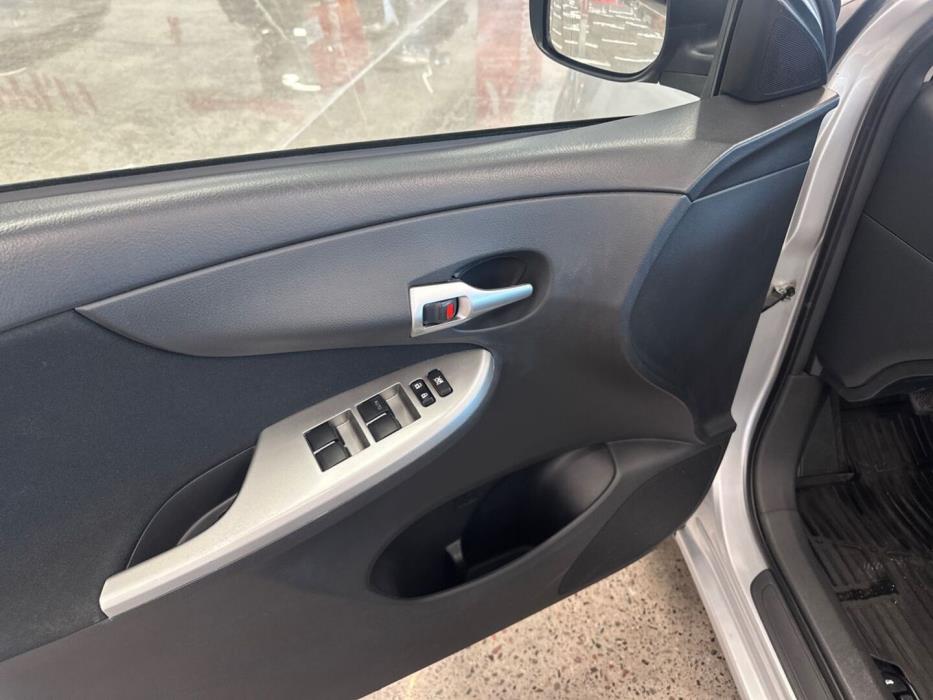TOYOTA Corolla 2012