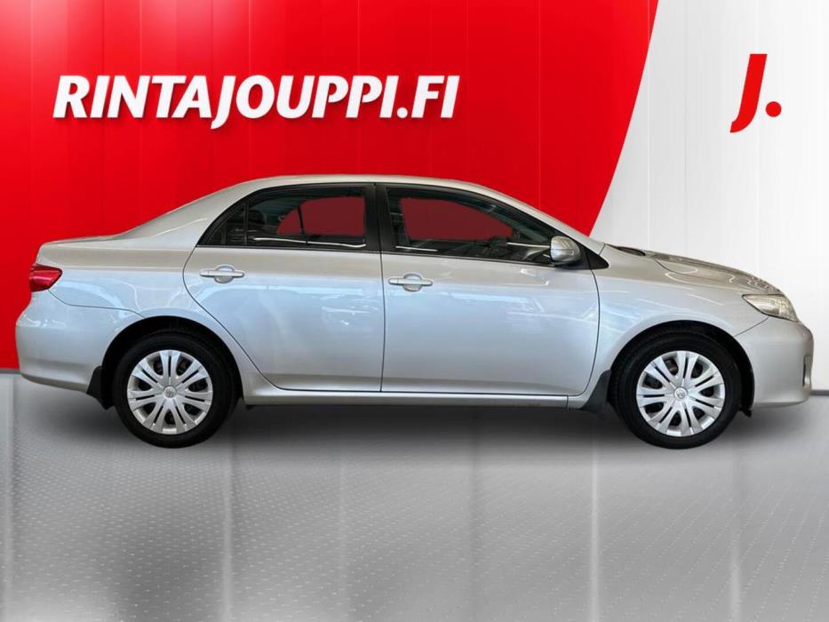 TOYOTA Corolla 2012