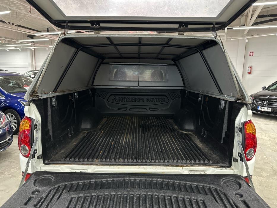 MITSUBISHI L200 2014