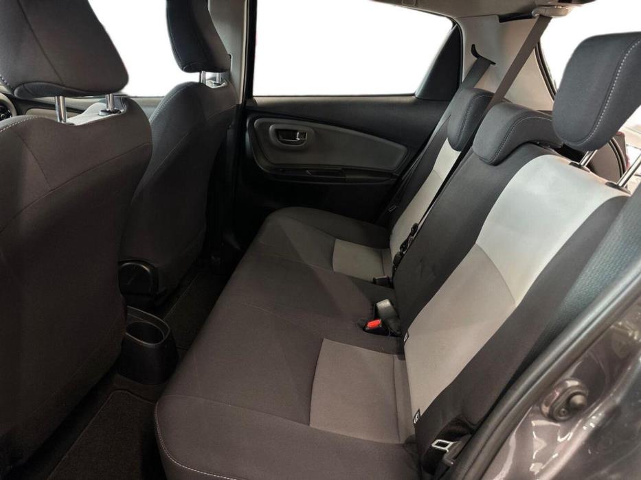 TOYOTA Yaris 2018