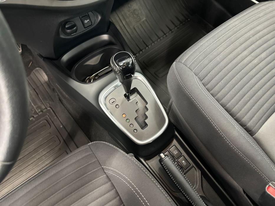 TOYOTA Yaris 2018