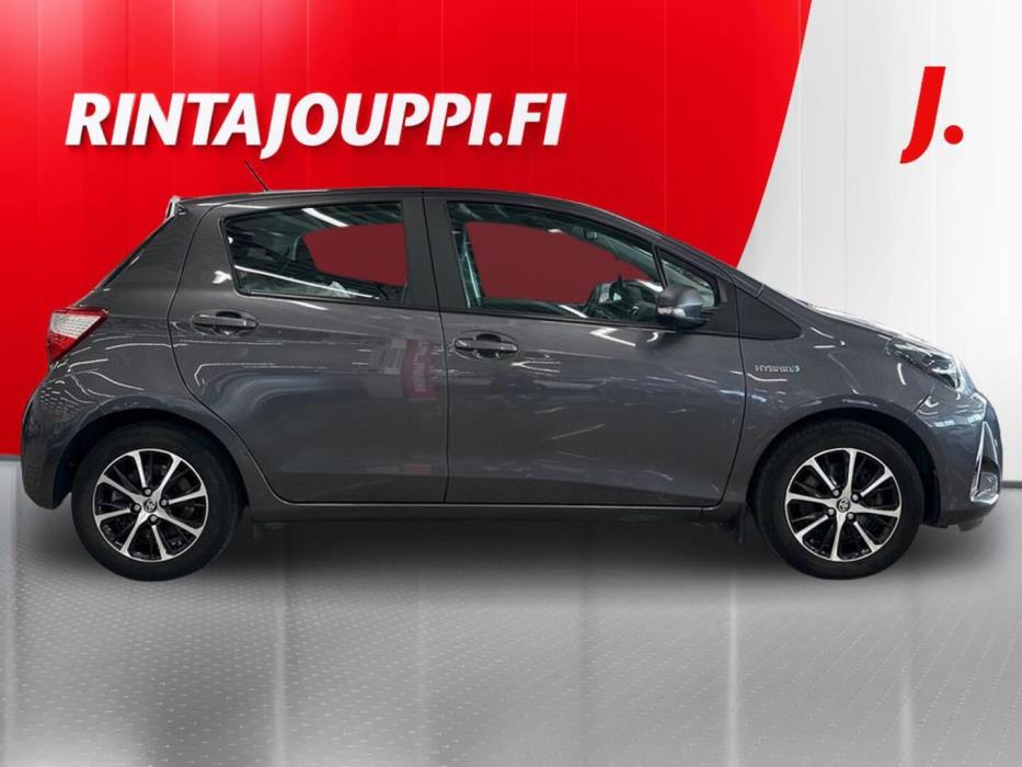 TOYOTA Yaris 2018