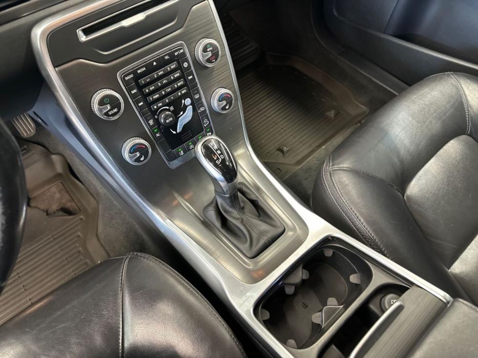 VOLVO XC70 2016