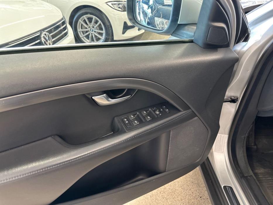 VOLVO XC70 2016