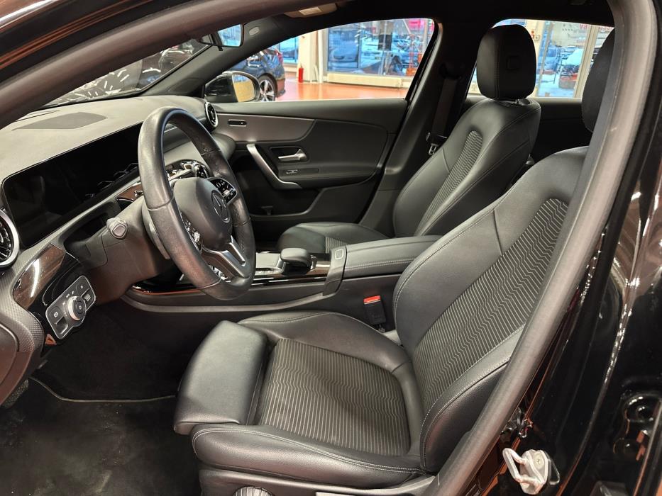 MERCEDES-BENZ A 2022