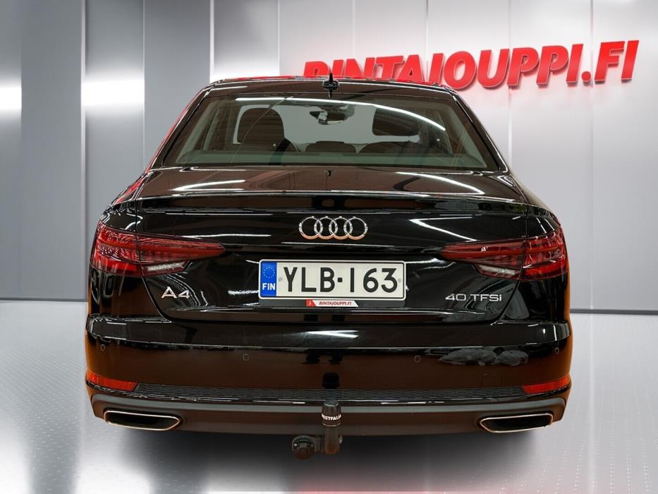 AUDI A4 2019