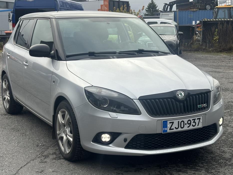 SKODA Fabia 2011