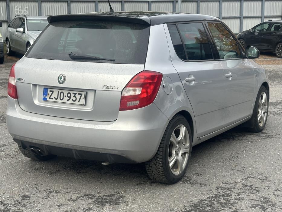 SKODA Fabia 2011