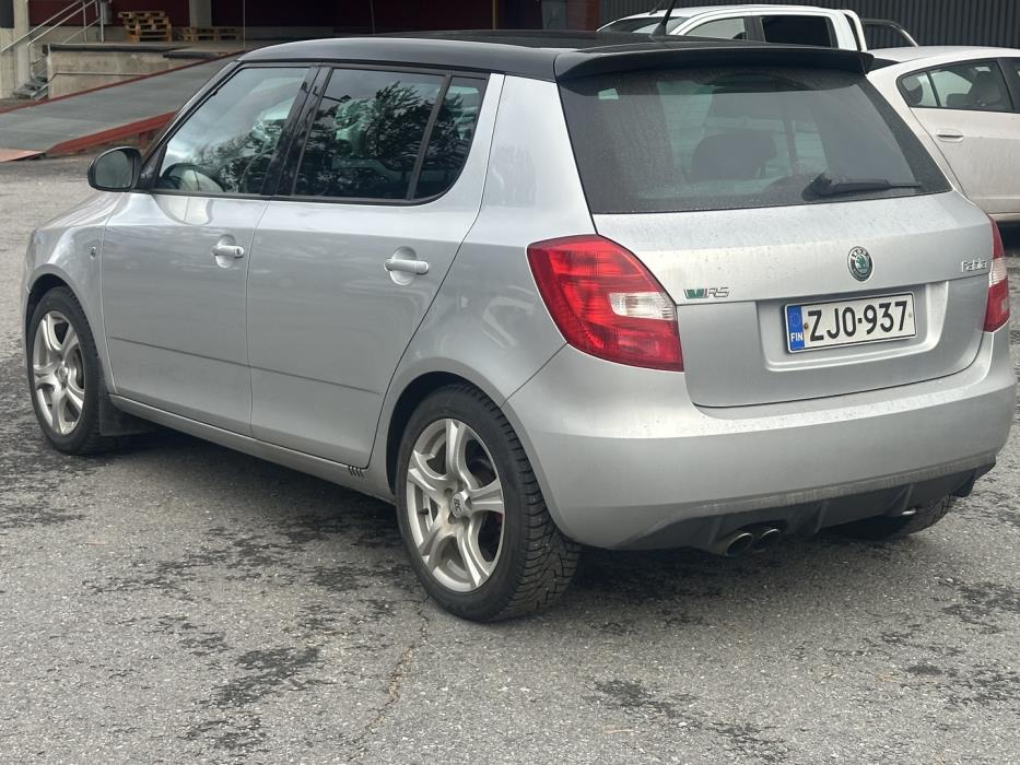 SKODA Fabia 2011