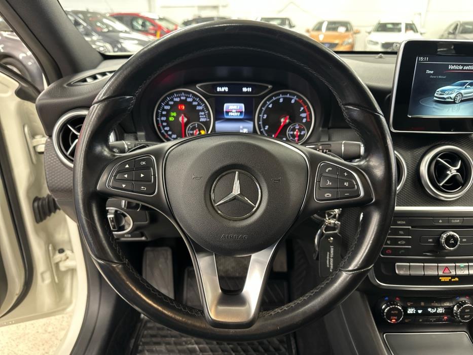 MERCEDES-BENZ A 2016