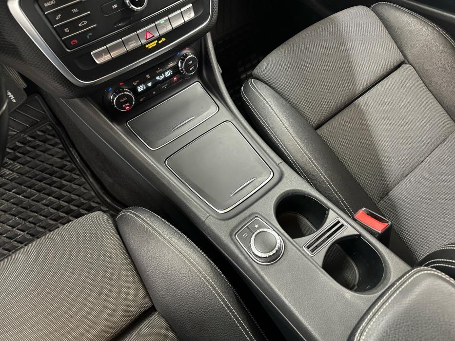 MERCEDES-BENZ A 2016