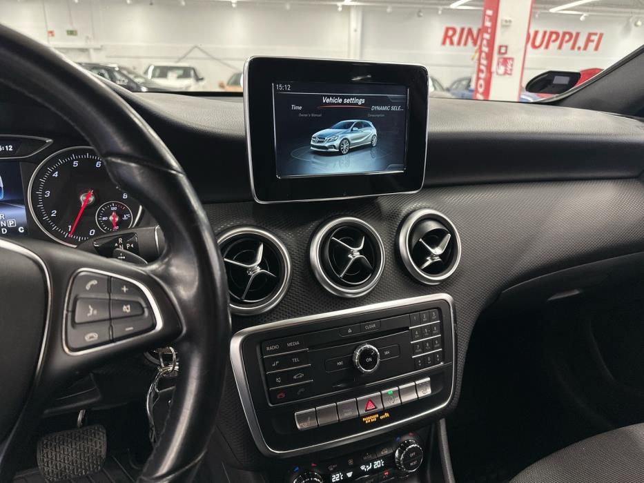 MERCEDES-BENZ A 2016