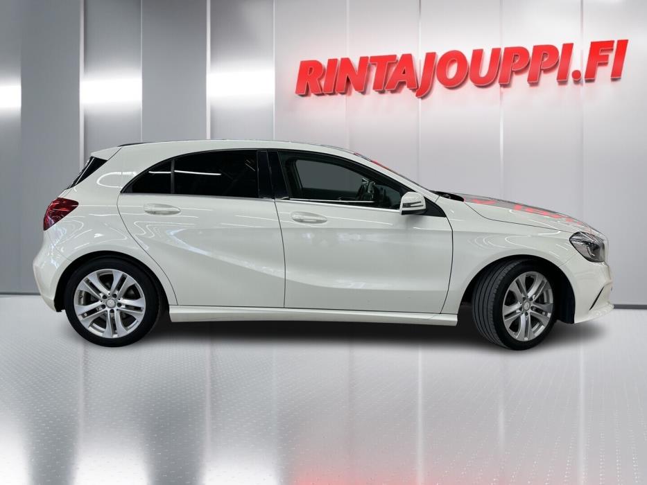 MERCEDES-BENZ A 2016
