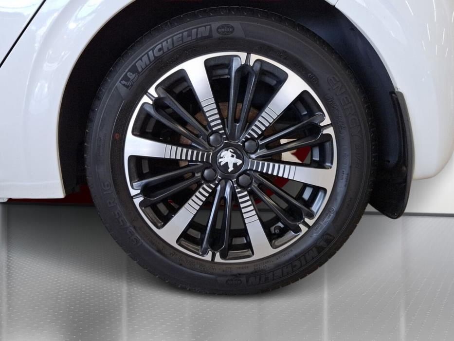 PEUGEOT 208 2018