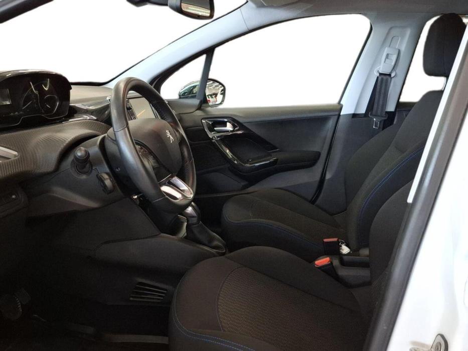 PEUGEOT 208 2018