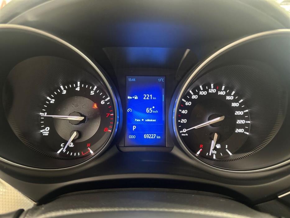 TOYOTA Avensis 2018