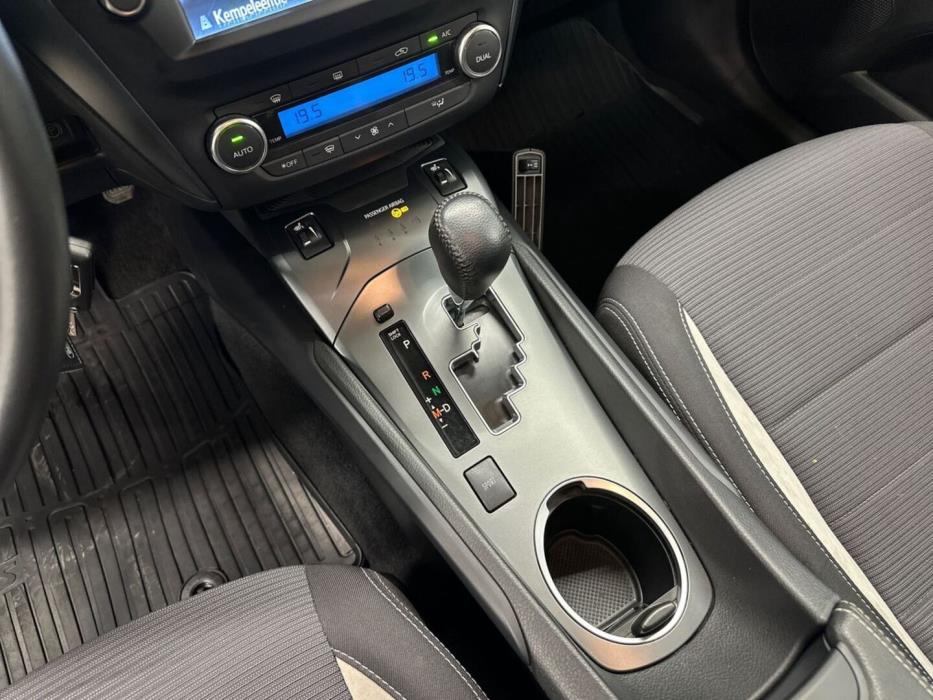 TOYOTA Avensis 2018