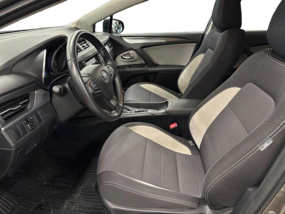 TOYOTA Avensis 2018