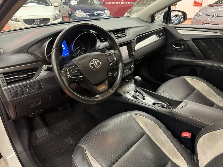 TOYOTA Avensis 2018