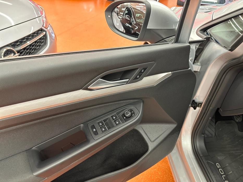 VOLKSWAGEN Golf 2020