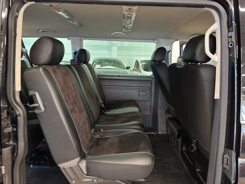 VOLKSWAGEN Caravelle 2012