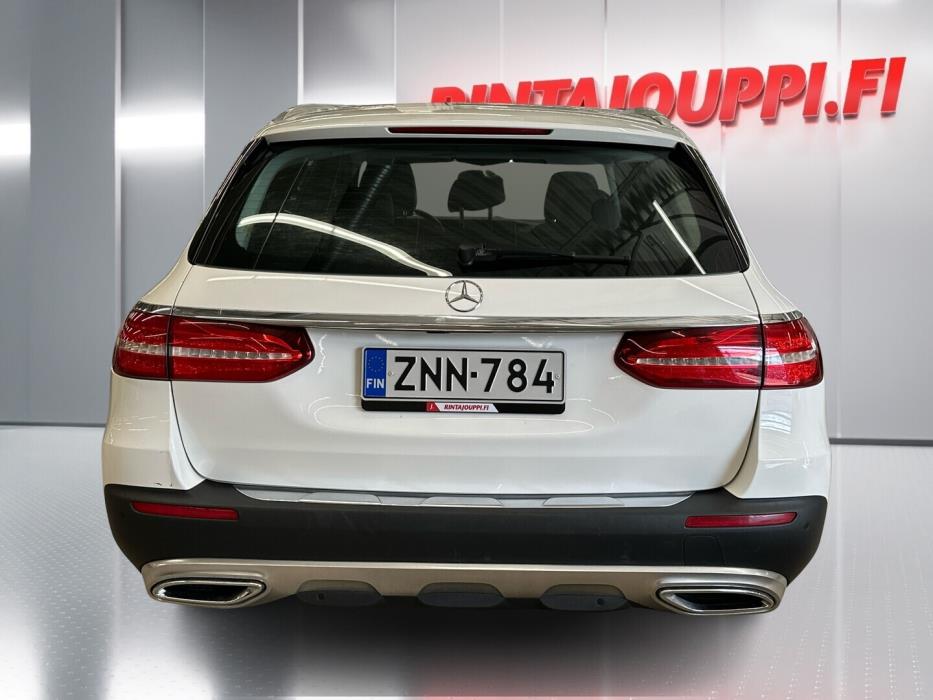 MERCEDES-BENZ E 2017
