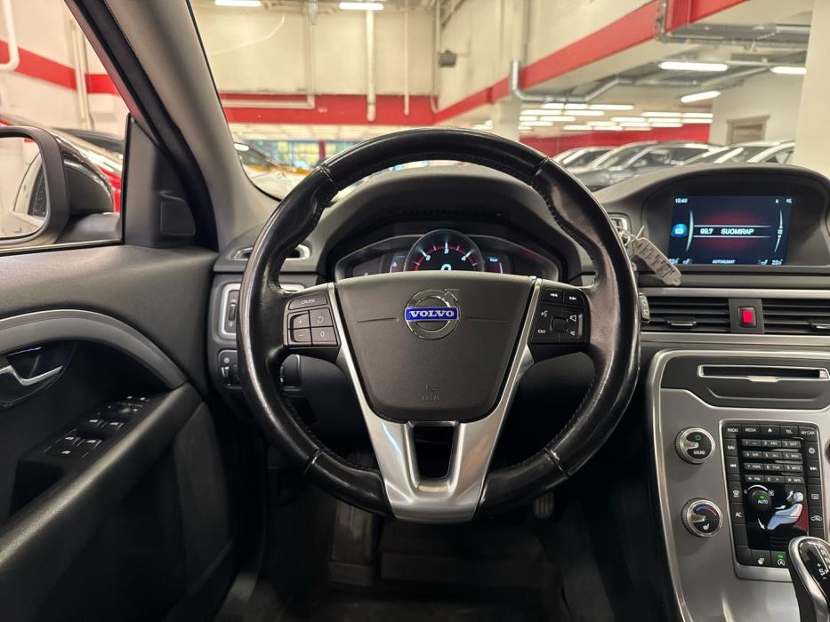 VOLVO V70 2015