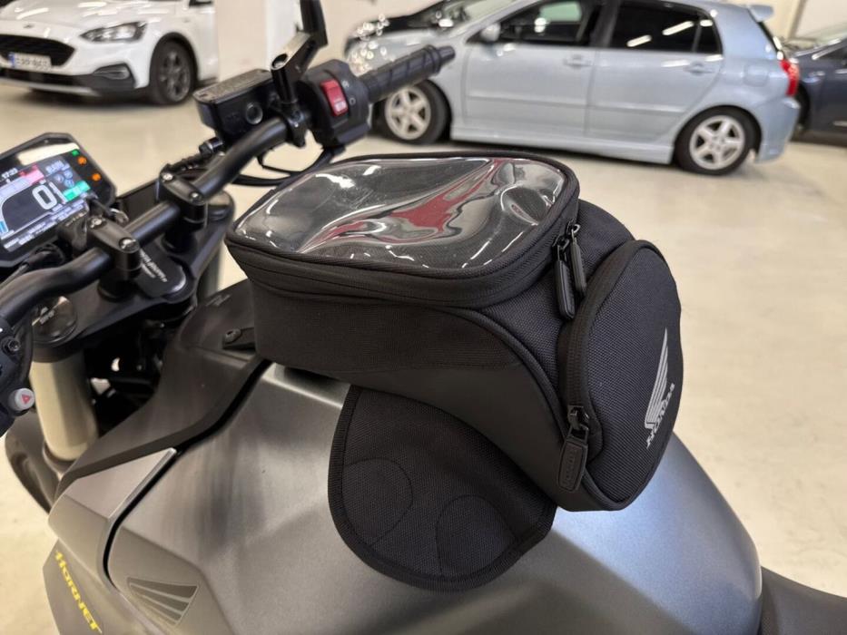 HONDA CB 2023