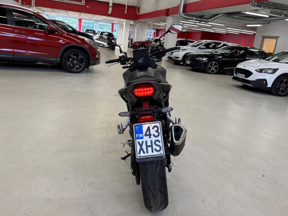 HONDA CB 2023
