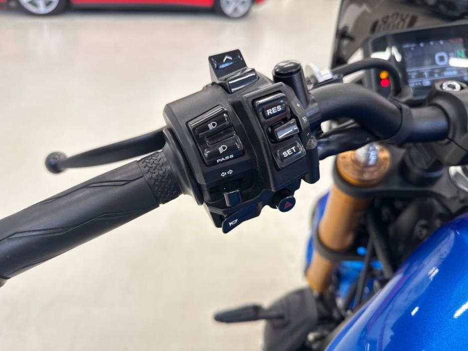 YAMAHA XSR 2024