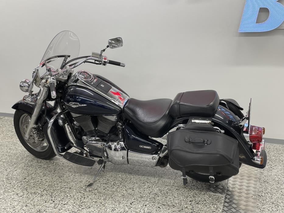 SUZUKI INTRUDER 2006