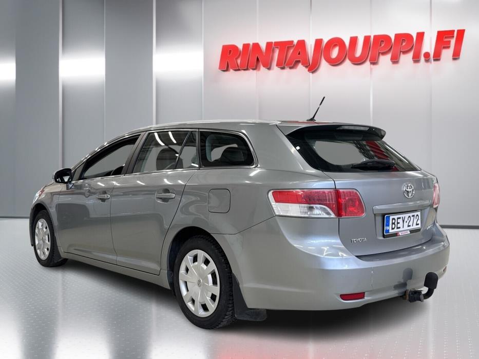 TOYOTA Avensis 2010