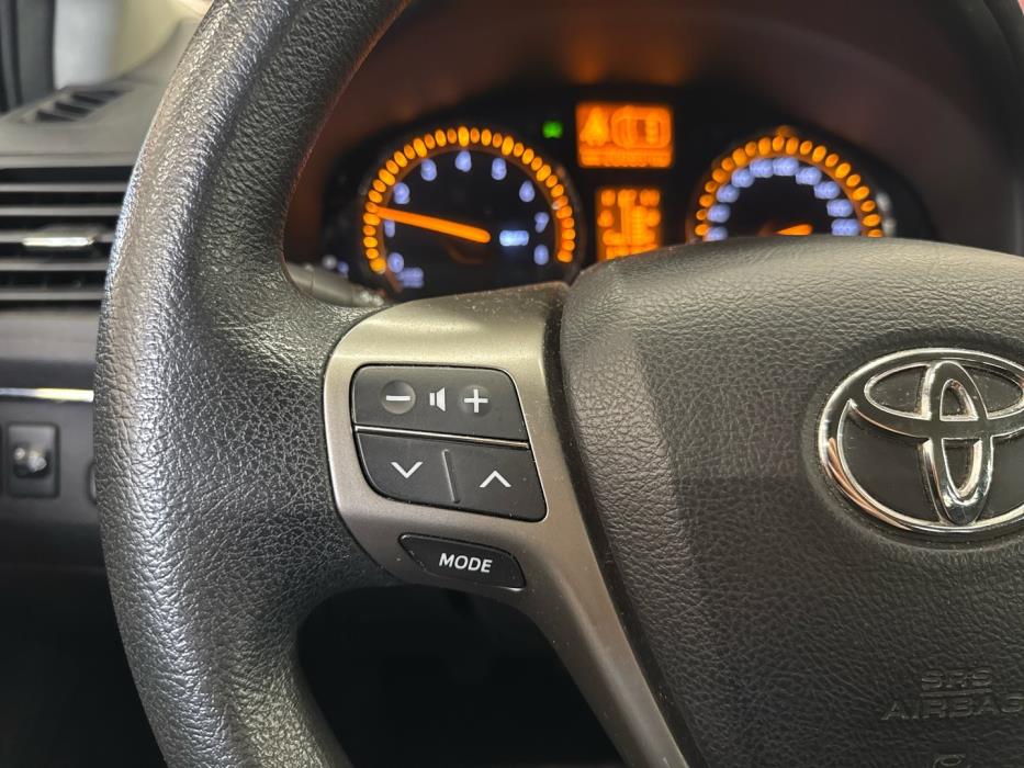 TOYOTA Avensis 2010