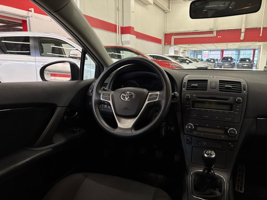 TOYOTA Avensis 2010