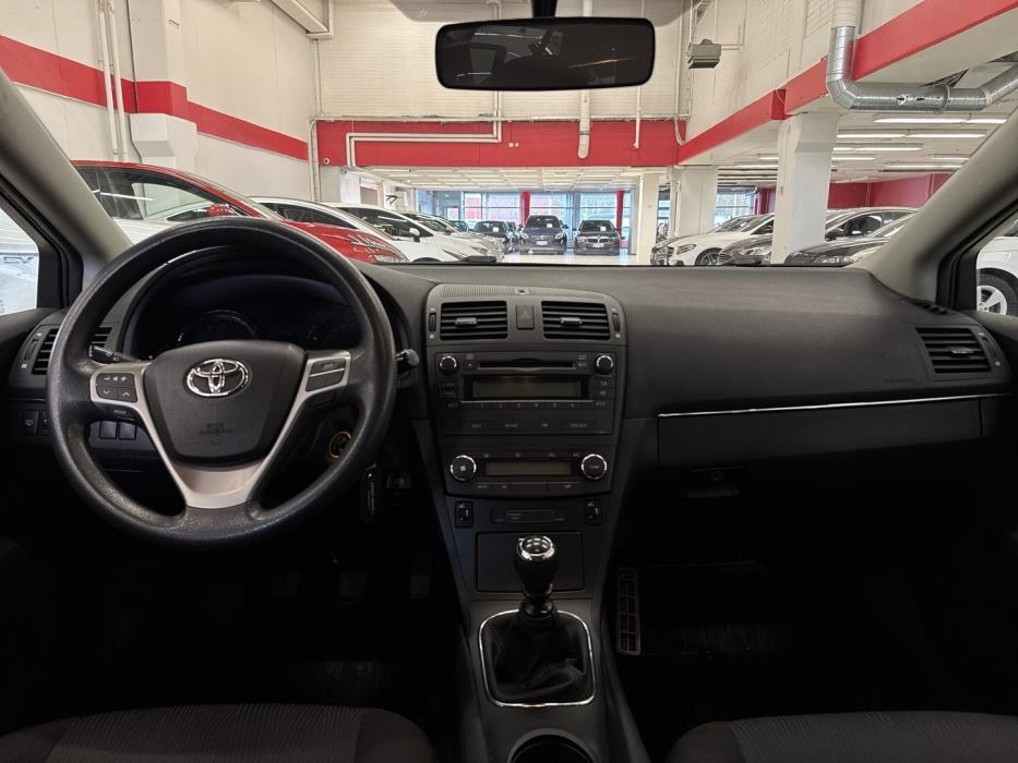 TOYOTA Avensis 2010