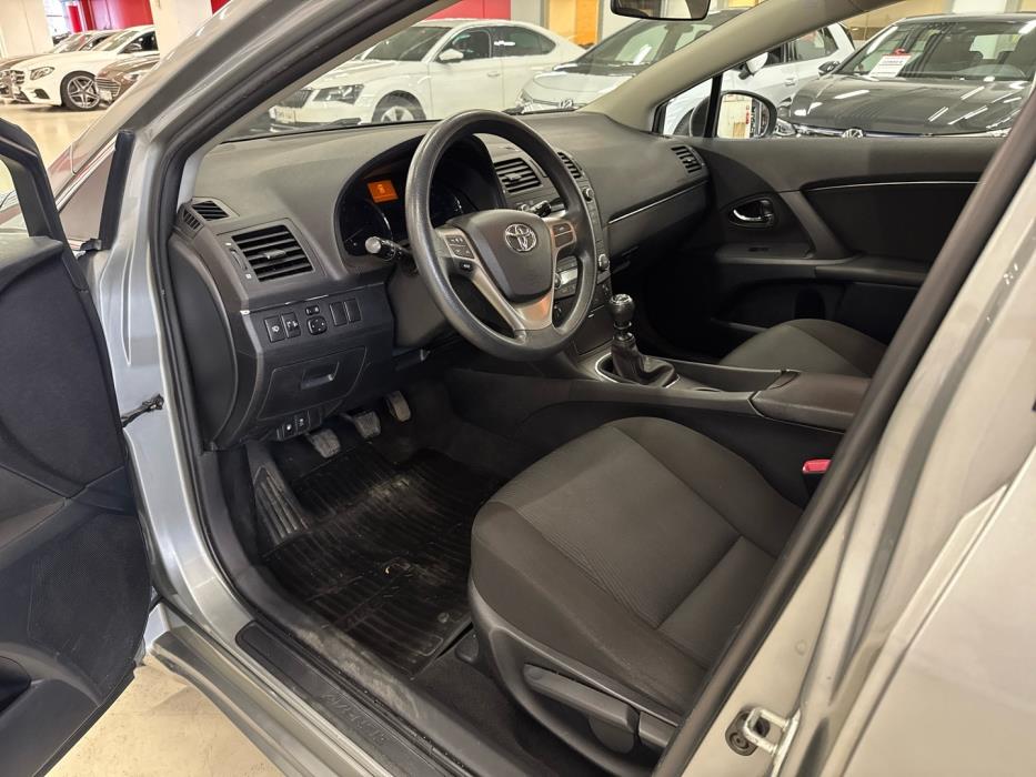 TOYOTA Avensis 2010