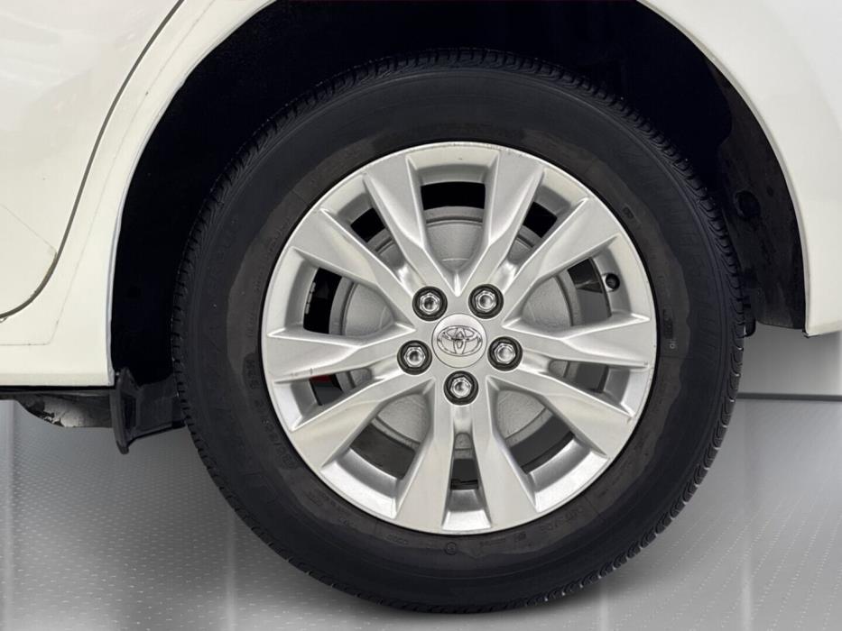 TOYOTA Verso-S 2011