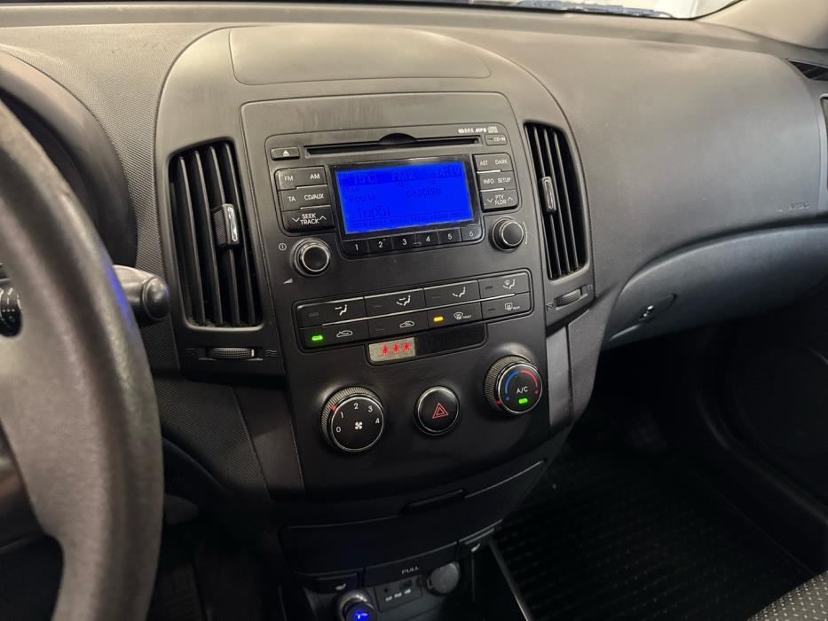 HYUNDAI i30 2011