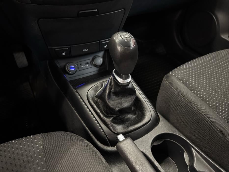 HYUNDAI i30 2011