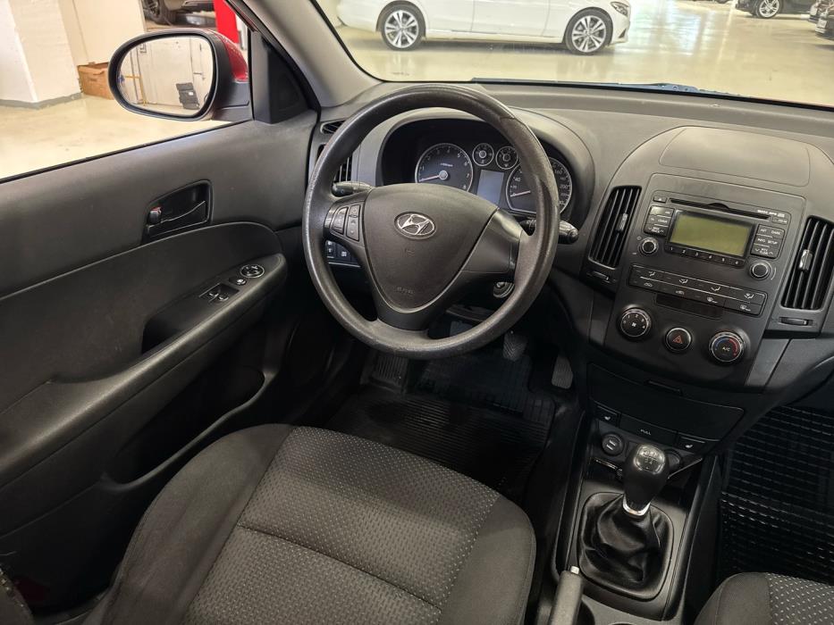 HYUNDAI i30 2011