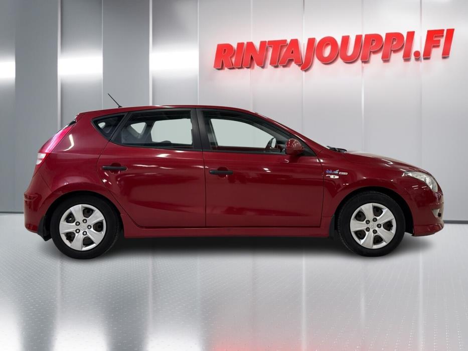 HYUNDAI i30 2011