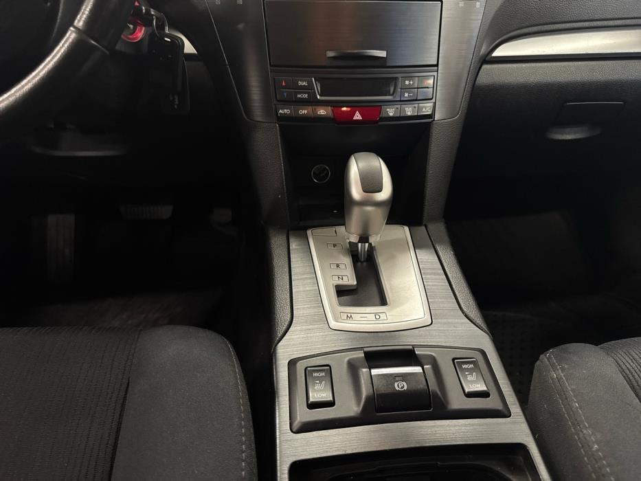 SUBARU Outback 2013