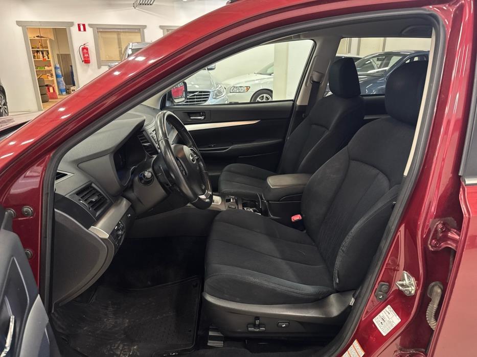 SUBARU Outback 2013