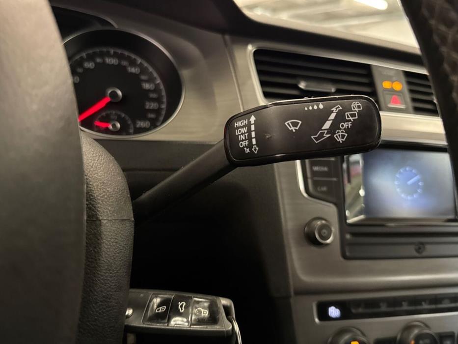 VOLKSWAGEN Golf 2014